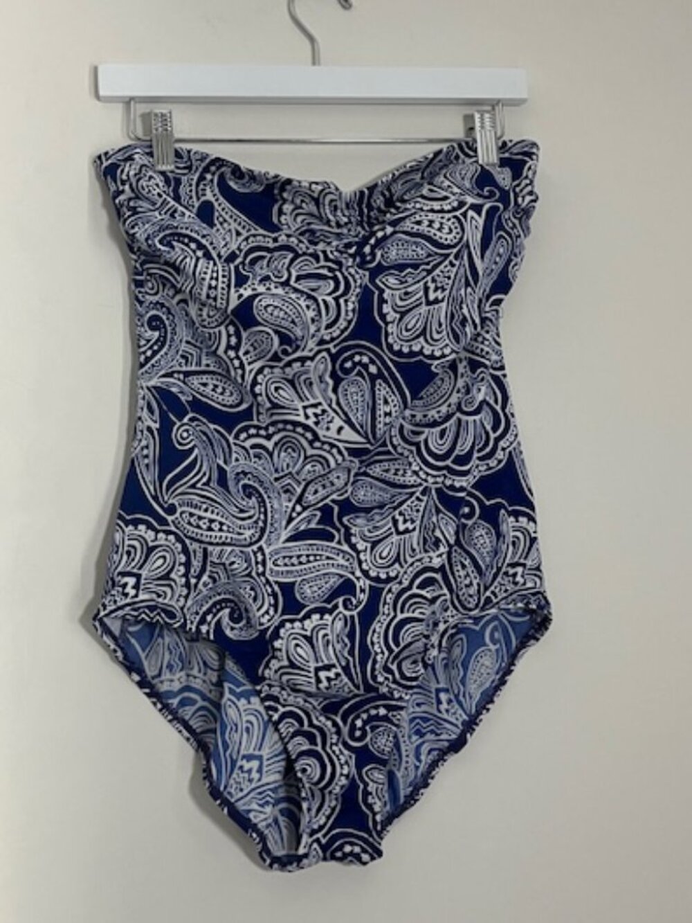 Jantzen Blue and White Swimsuit Size 14